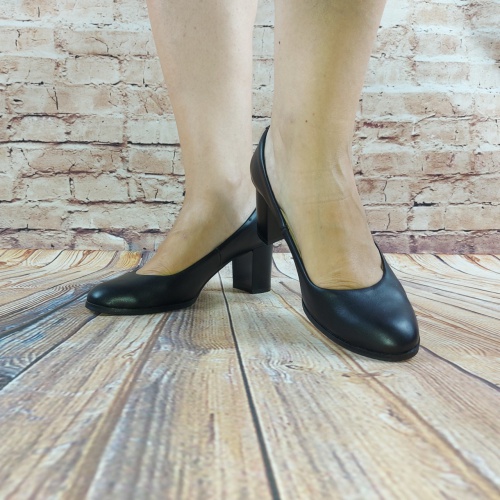 Туфлі жіночі Se and Nat 605-4 чорні шкіра каблук розміри 36,37