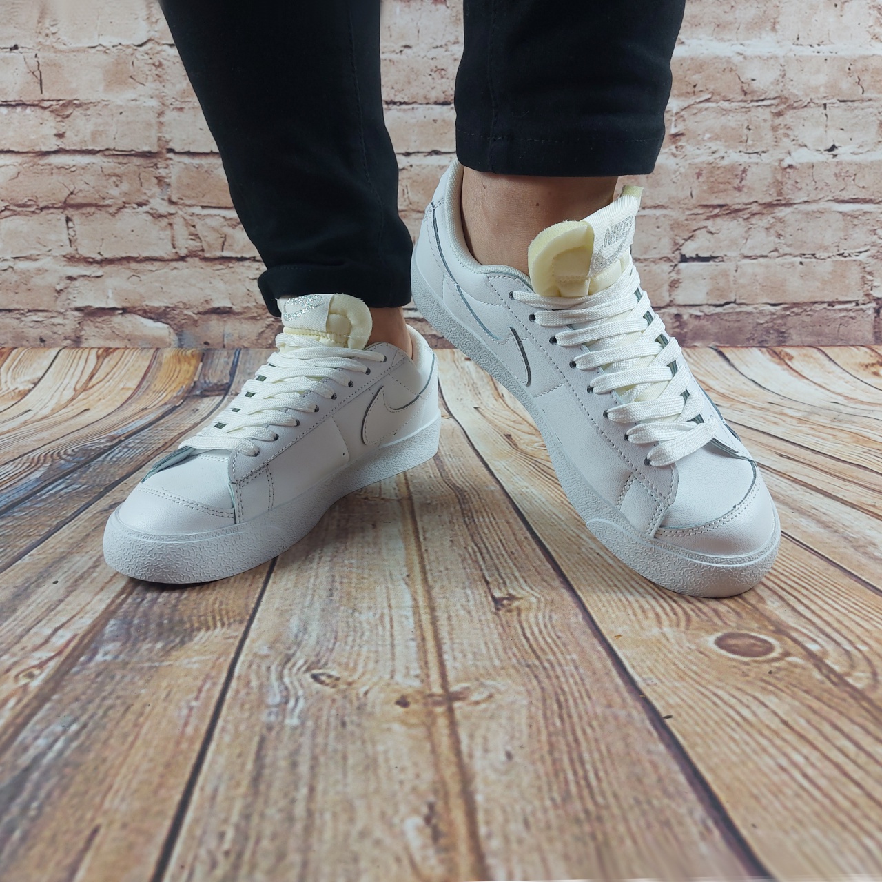 Кросівки жіночі Nike 1031-3 білі шкіра 