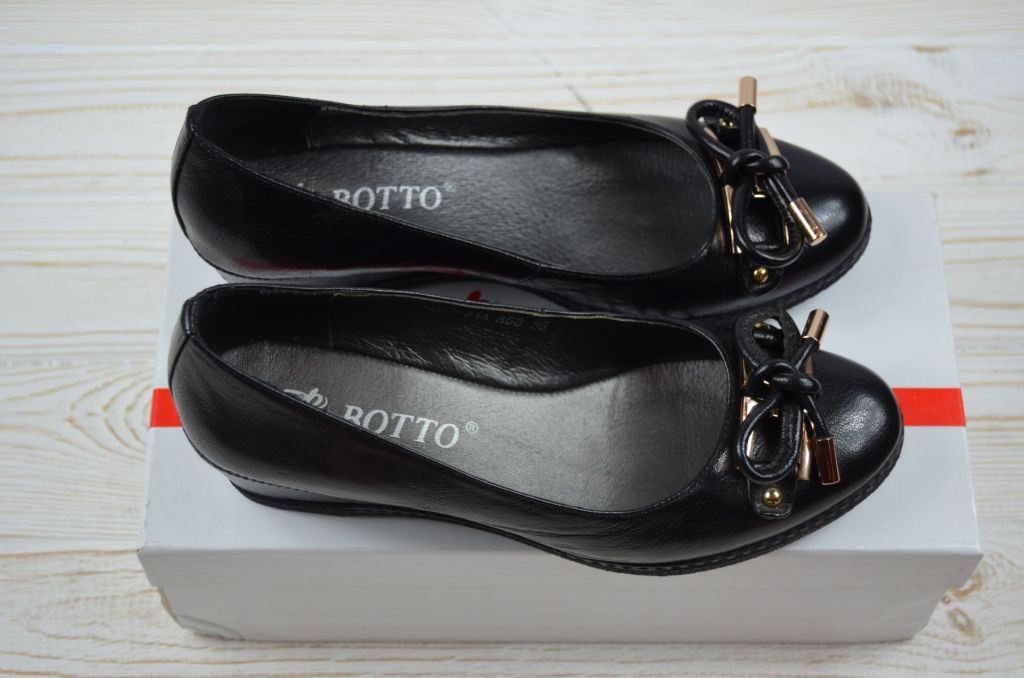 Туфлі жіночі Botto 1203-31 чорні шкіра танкетка розміри 36,37