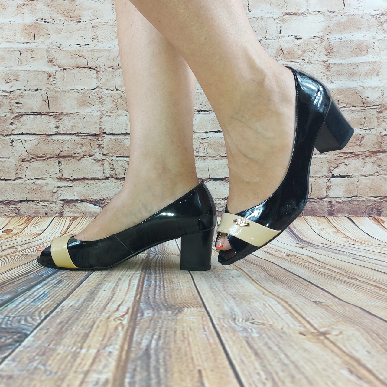 Туфлі жіночі Magnori 1310 чорні лакована шкіра (останній 38 розмір)