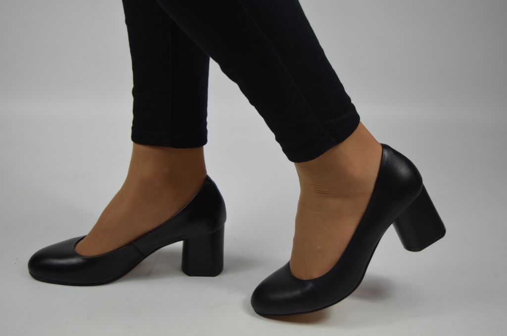 Туфли женские AURIS 1950 чёрные кожа на каблуке