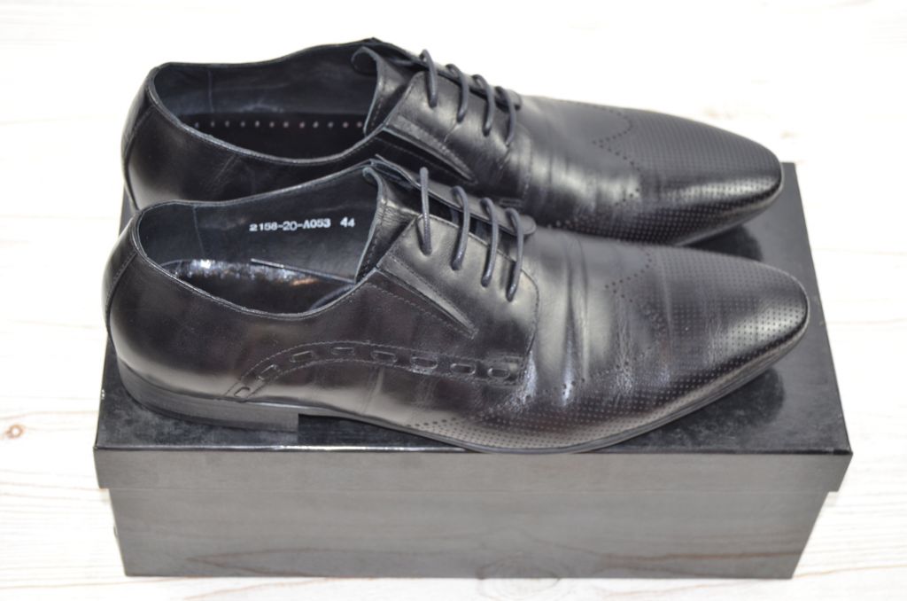 Туфлі чоловічі Miratti 2158-20-053 чорні шкіра на шнурках