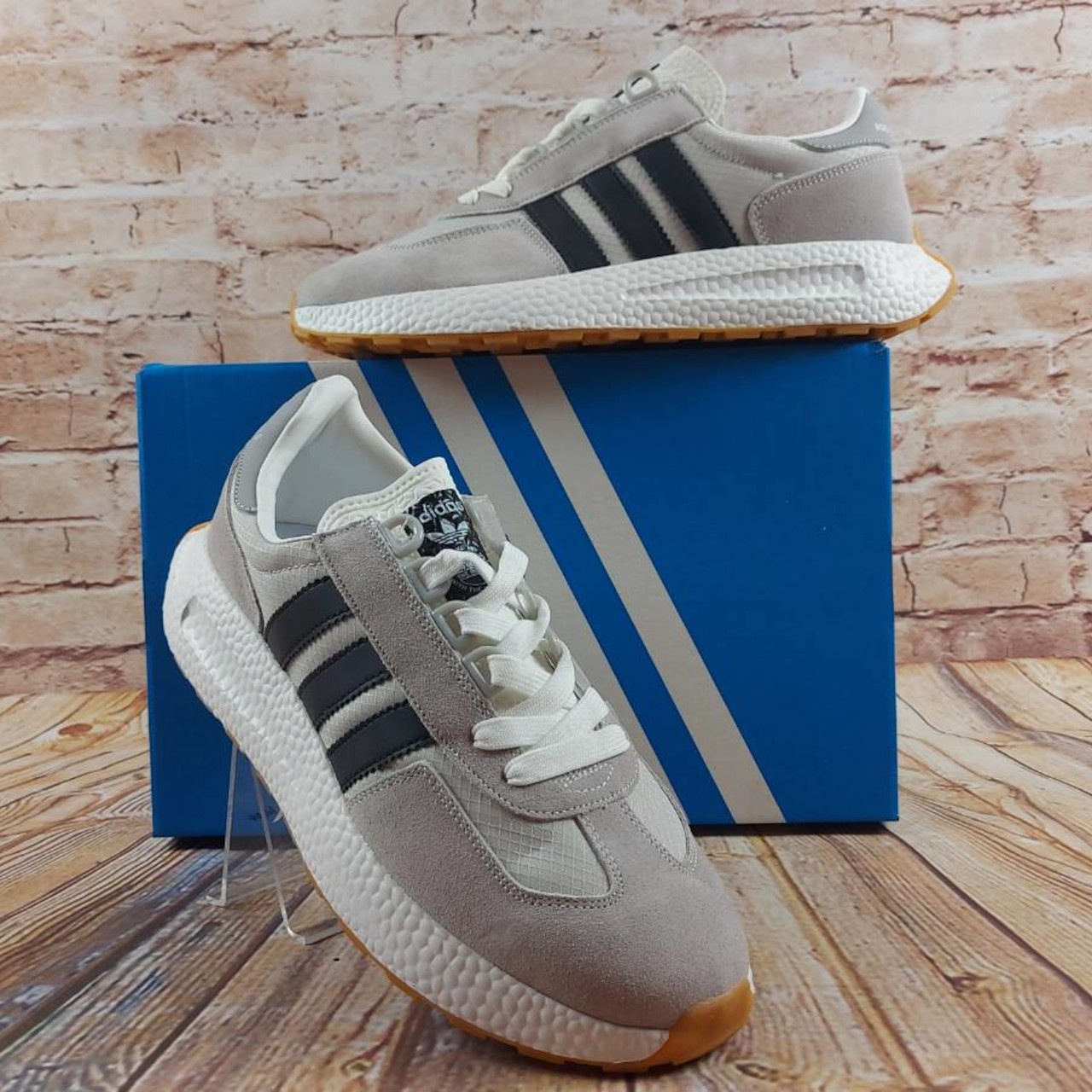 Кросівки чоловічі Adidas Retropy E5 бежеві замша