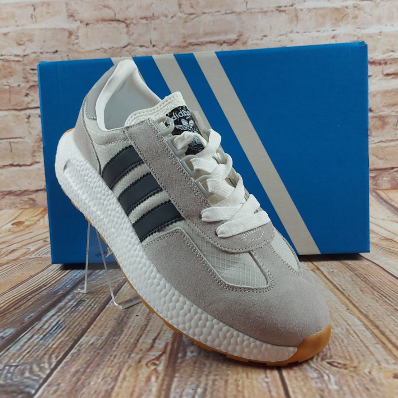 Кросівки чоловічі Adidas Retropy E5 бежеві замша