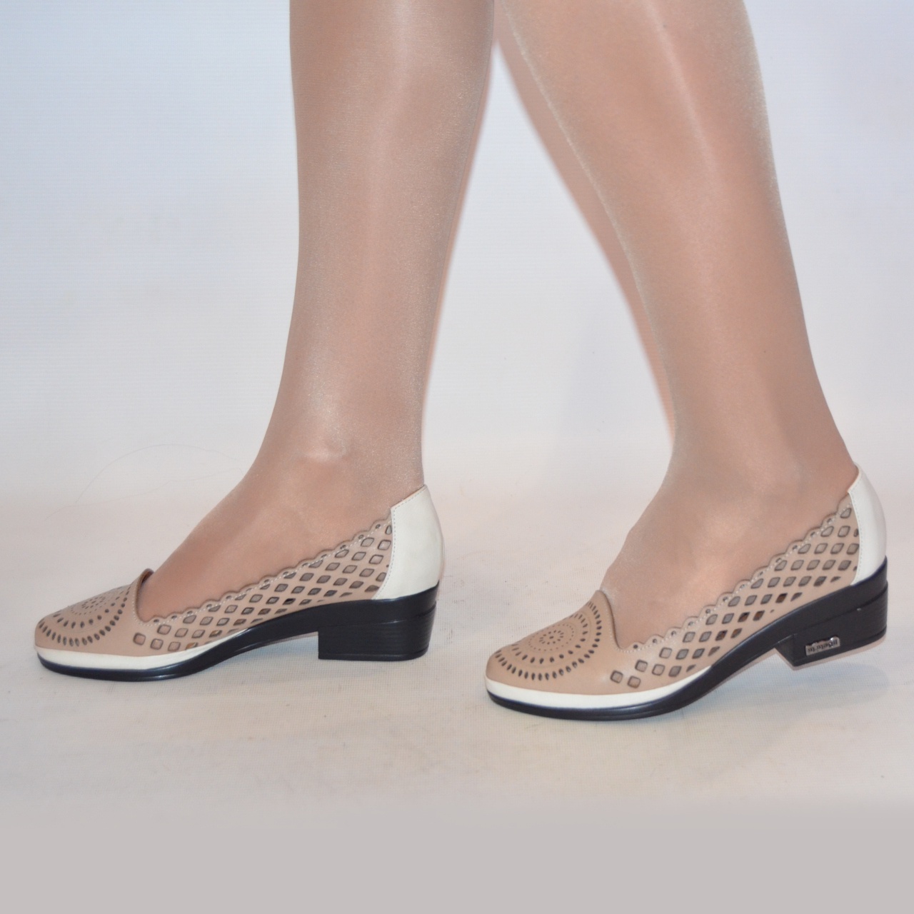 Туфлі жіночі Marani Magli 272-42 бежеві шкіра каблук розміри 36,37