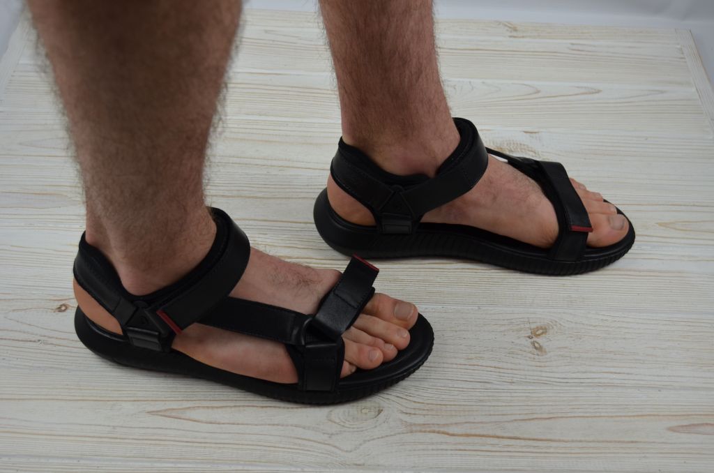 Мужские сандали Bertoni 29400 чёрные кожа, последний 40 размер