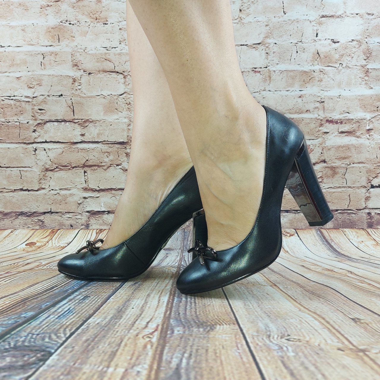 Туфлі жіночі Ботес 33-2 чорні шкіра каблук розміри 37,40