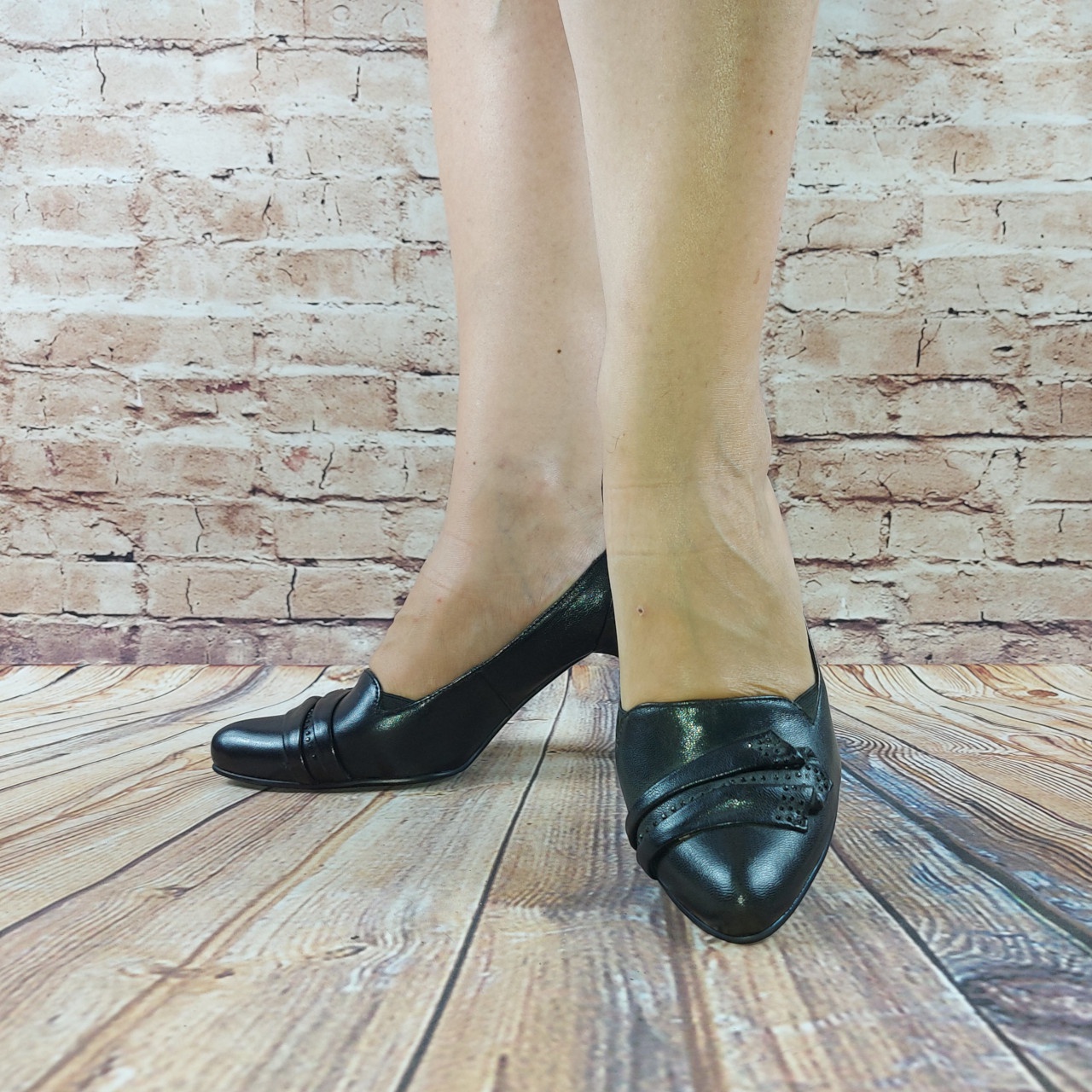 Туфлі жіночі чорні шкіра Gotti 511-83, останній 35 розмір