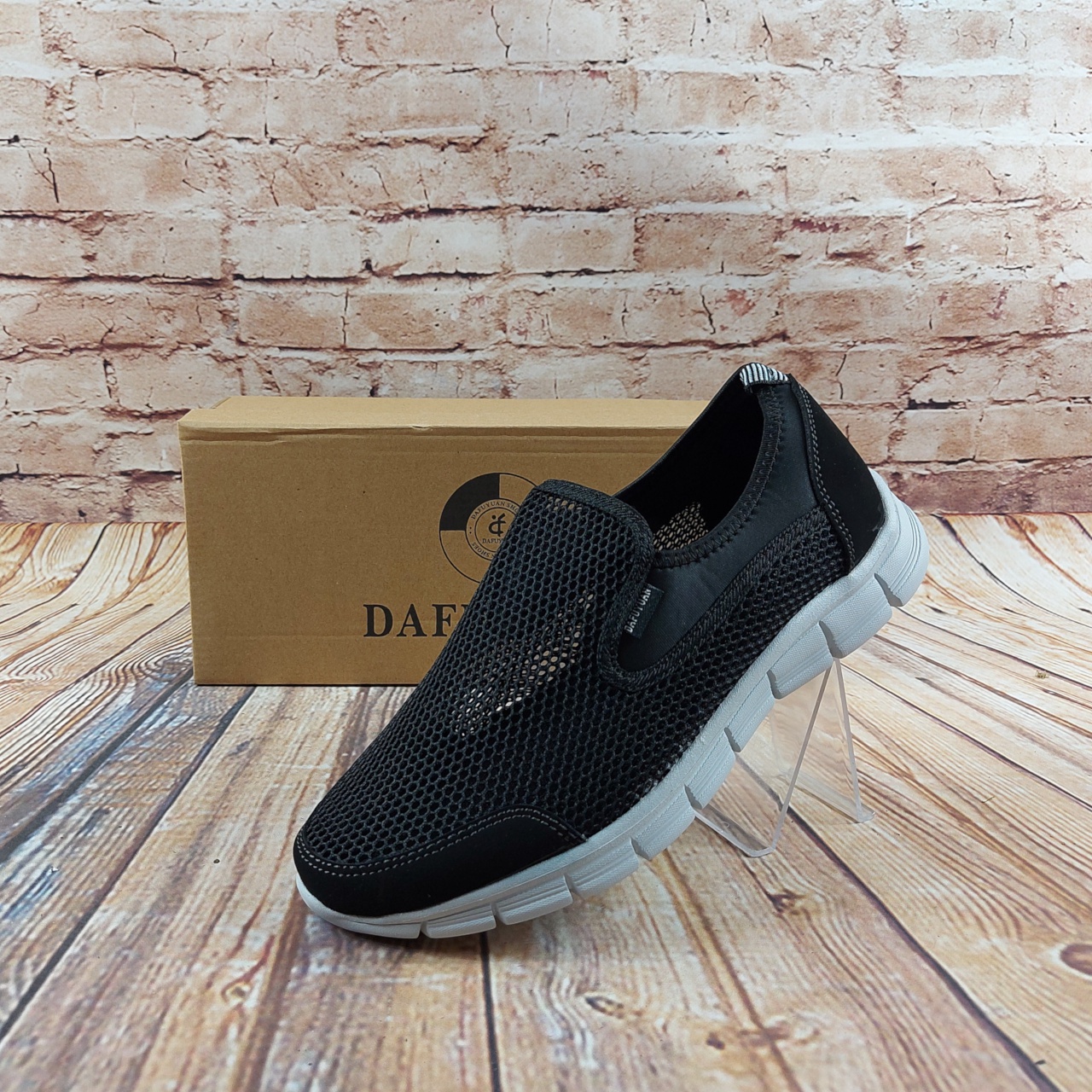Кросівки чоловічі чорні текстиль DAFUYUAN 5606-1