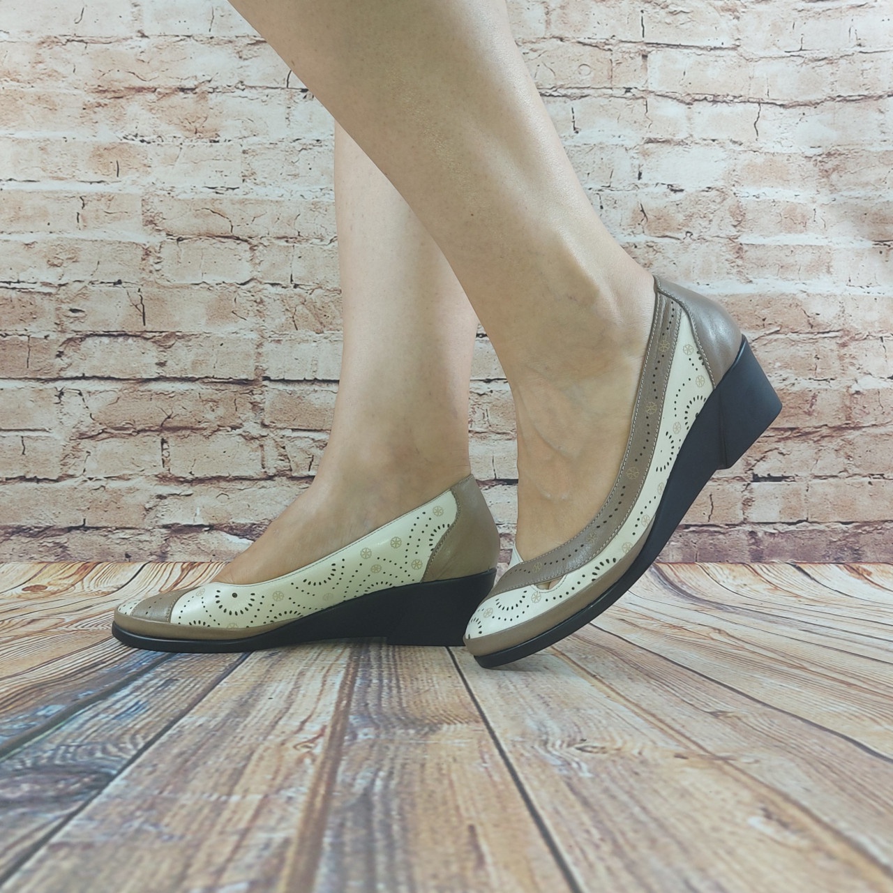 Туфлі жіночі Marani Magli 762-16-78 біло-коричневі шкіра танкетка розміри 36,37