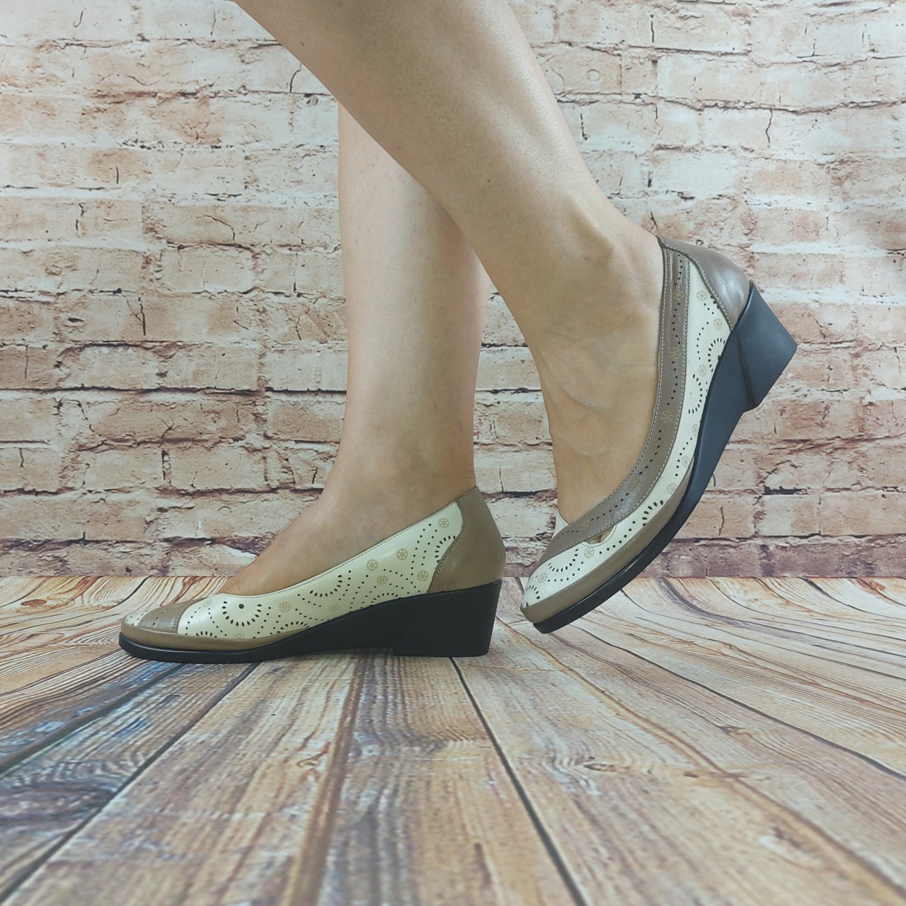 Туфлі жіночі Marani Magli 762-16-78 біло-коричневі шкіра танкетка розміри 36,37