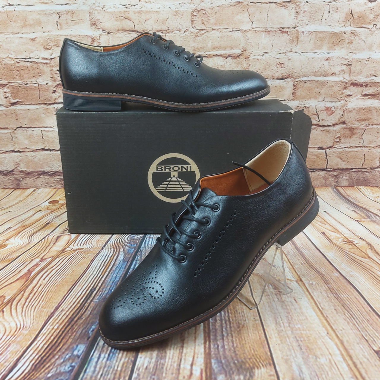 Туфлі чоловічі Broni 9-01 чорні шкіра на шнурках