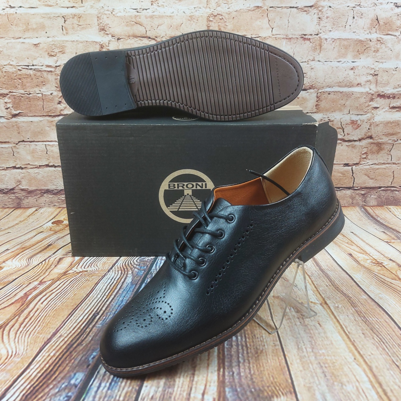 Туфлі чоловічі Broni 9-01 чорні шкіра на шнурках