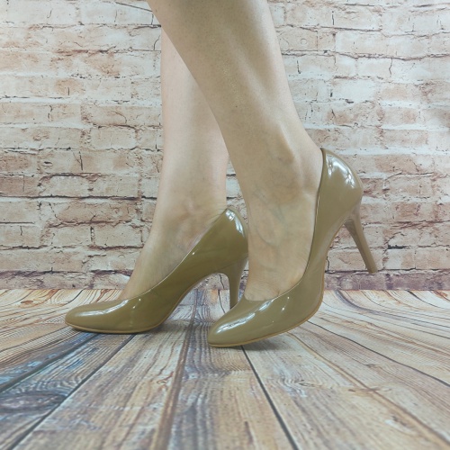 Туфлі жіночі Clotilde 12052-68-359 бежеві шкіра-лак каблук-шпилька розміри 38,39