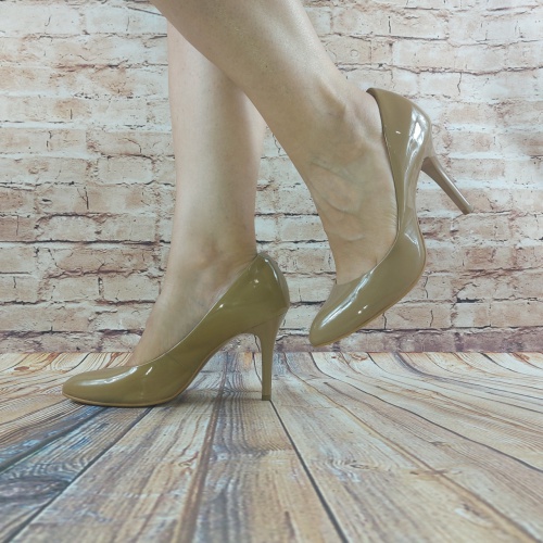 Туфлі жіночі Clotilde 12052-68-359 бежеві шкіра-лак каблук-шпилька розміри 38,39