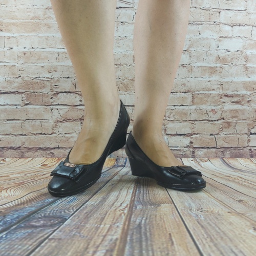Туфлі жіночі чорні шкіряні на танкетці Botto 1356-79 (останній 36 розмір)