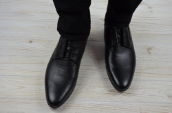 Туфлі чоловічі Miratti 205162-8 чорні шкіра на шнурках (останній 43 розмір)