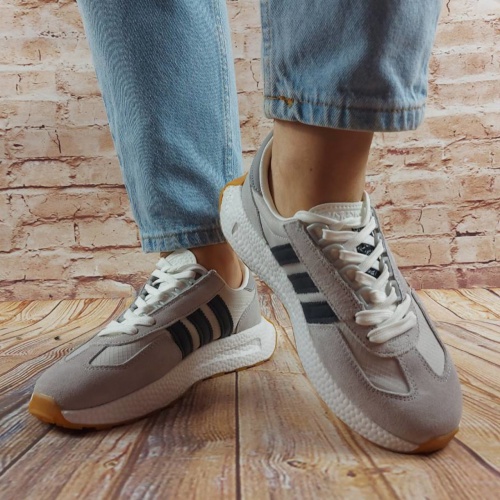 Кросівки унісекс Adidas Retropy E5 бежеві замша