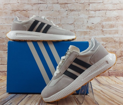 Кросівки чоловічі Adidas Retropy E5 бежеві замша