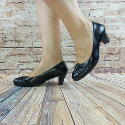Туфлі жіночі чорні шкіра BACEYE 306, останній 36 розмір