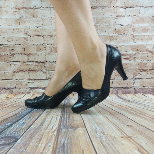 Туфлі жіночі чорні шкіра Gotti 511-83, останній 35 розмір