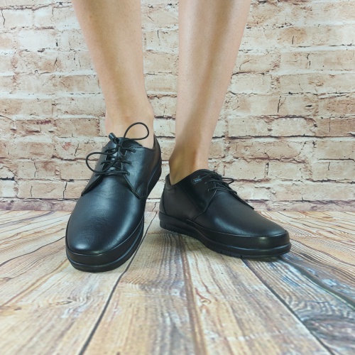 Туфлі жіночі чорні шкіряні GUITTO 7003